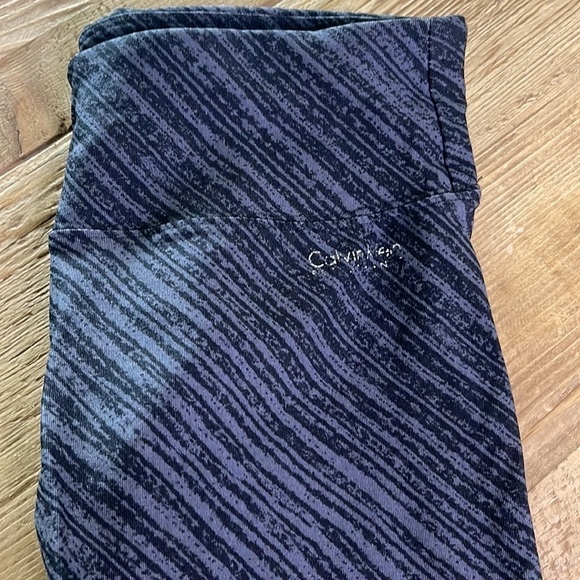 Calvin Klein Yoga Leggings.  Size XS - Picture 2 of 11
